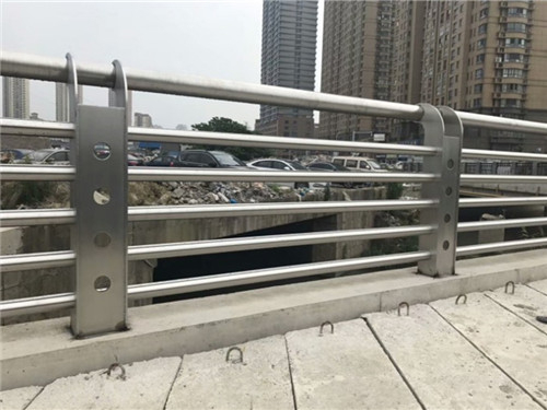 不銹鋼橋梁護欄